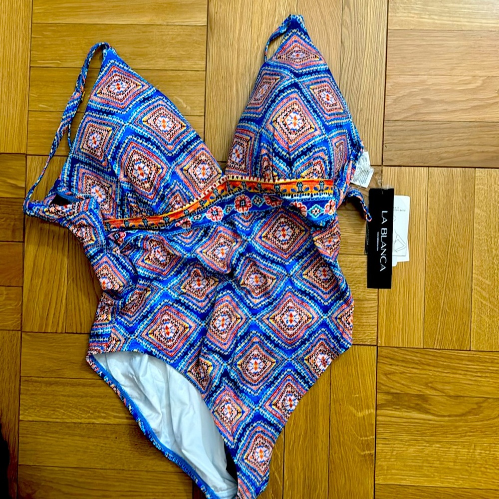 New with tags La Blanca one piece swimsuit